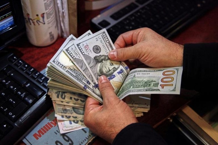 في أمريكا.. نقلوا جث.ة صديقهم الى البنك لسحب أمواله