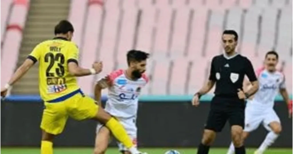 إيقاف مباراة بالدوري السعودي لرفع آذان صلاة المغرب