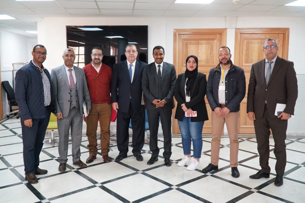 "الصحافيون الشباب" يجتمعون مع الفرق البرلمانية و يصدرون توصياتهم لتحسين القطاع
