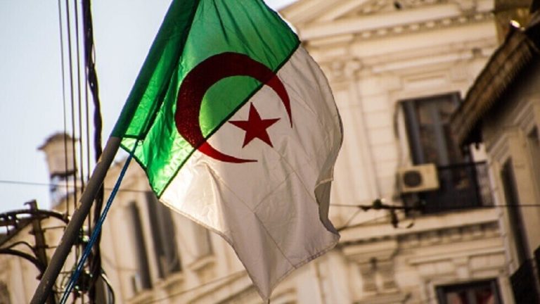 السجن 10 سنوات لجزائري حاول تهريب تونسية متورطة مع "جماعة إرهابية "