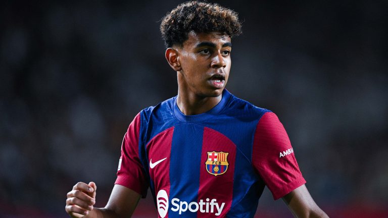 برشلونة يرفض 200 مليون يورو من سان جيرمان للتعاقد مع لامين يامال