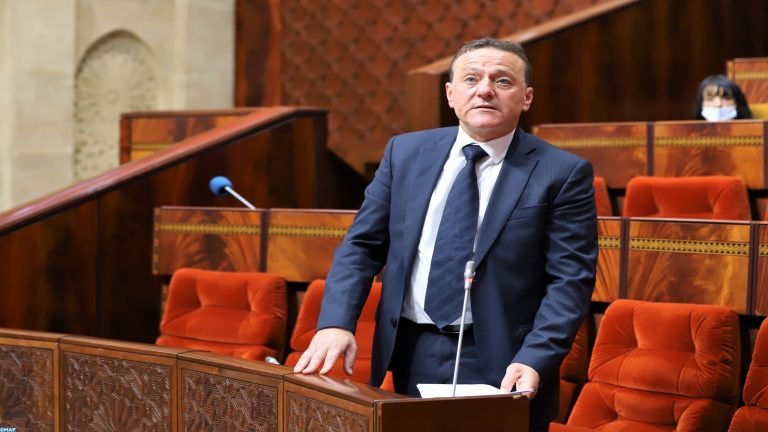 بنك الأسئلة الجديدة يجر وزير النقل واللوجستيك إلى المساءلة