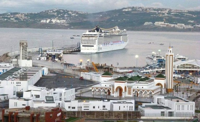 بعد تحسن الأحوال الجوية..استئناف الرحلات البحرية بين طنجة وطريفة