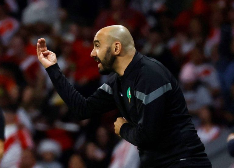 الركراكي يستعد لتجريب ثنائية جديدة في محور دفاع المنتخب الوطني المغربي