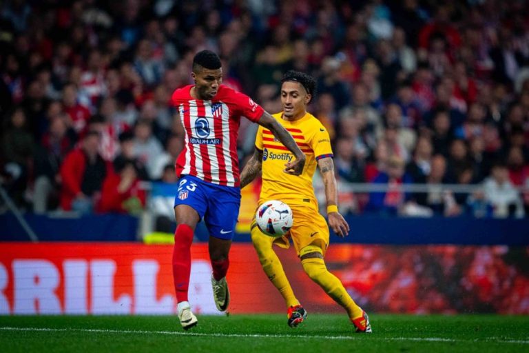برشلونة يحقق فوزا عريضا أمام أتلتيكو مدريد في الدوري الإسباني