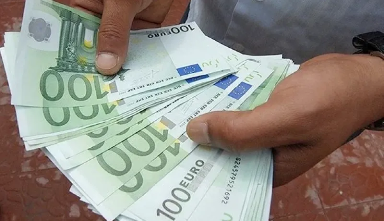 بلجيكي يستغل مشكلا تقنيا في بنكه ويسحب 90 الف اورو دون خصم من حسابه