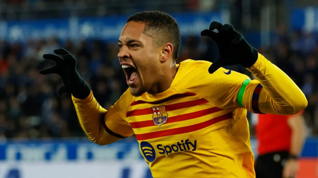 برشلونة يحسم مصير مهاجمه البرازيلي فيتور روكي