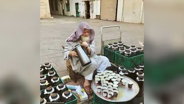 وفاة شيخ سوري أطعم زوار المسجد النبوي بالمجان لـ40 سنة
