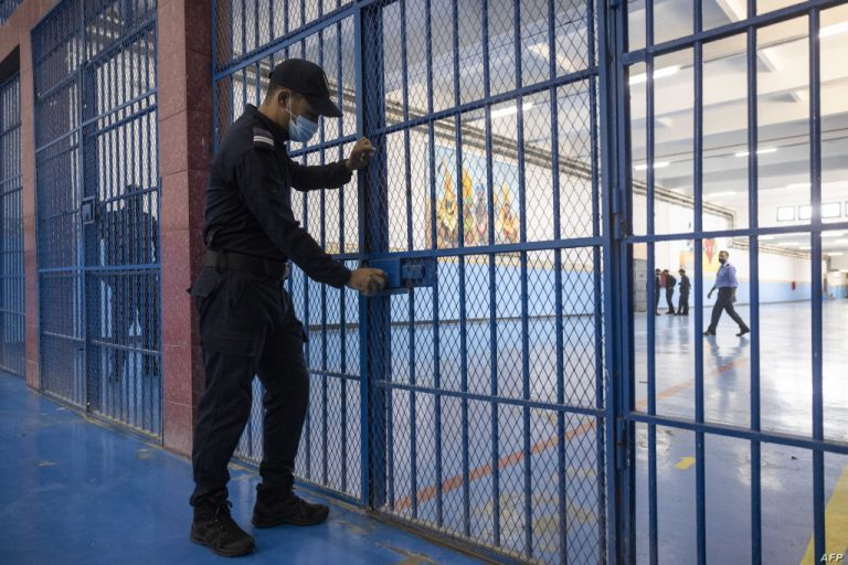 "نظام" يخص موظفي إدارة السجون على طاولة المجلس الحكومي
