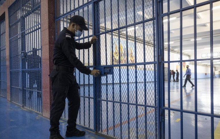 الحسيمة..سبع سنوات سجنا نافذا لمتهم بسرقة وكالة لصرف العملات