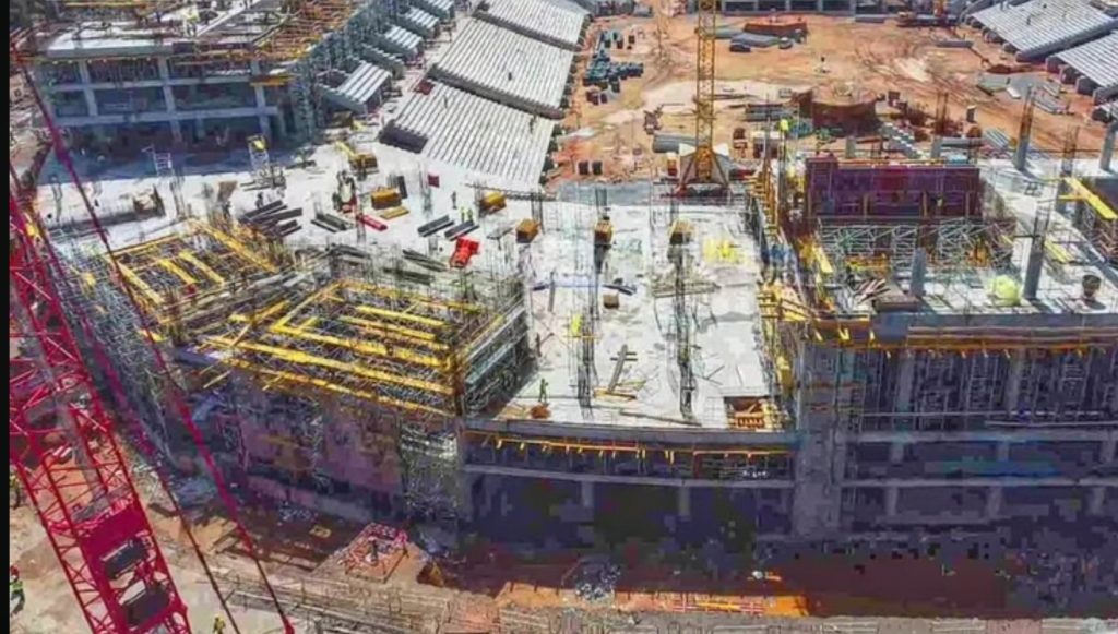 ملامح الطابق الثالث تظهر بملعب الرباط و الأشغال على مدار ساعات اليوم