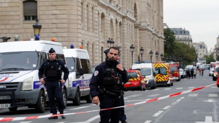 مـ..ـقتل شخص وإصابة آخر في حادث طعن جنوب غرب فرنسا