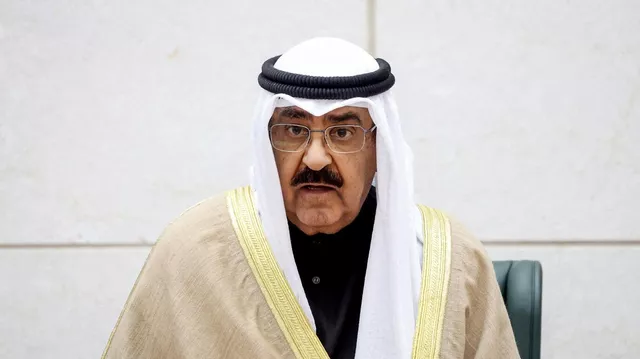 أمير الكويت يقرر حل مجلس الأمة