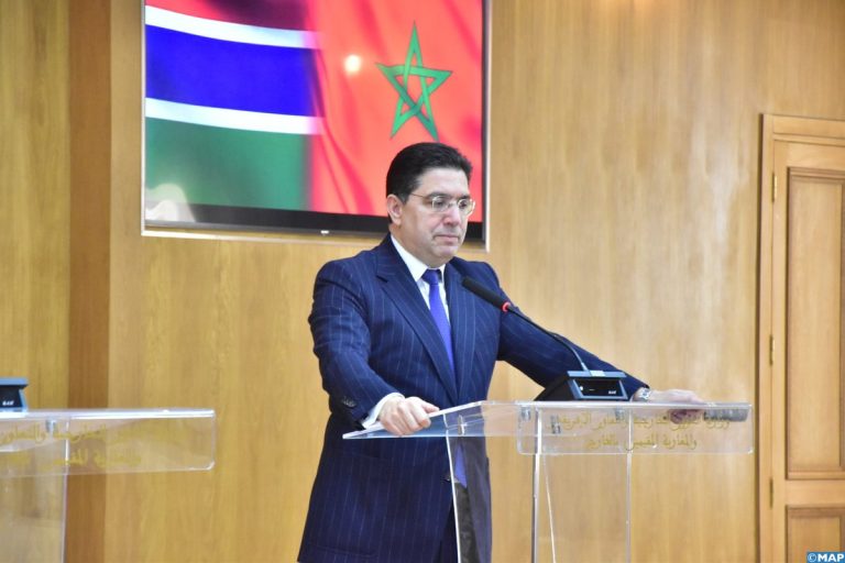 بوريطة يجري سلسلة من المباحثات على هامش قمة منظمة التعاون الإسلامي بغامبيا