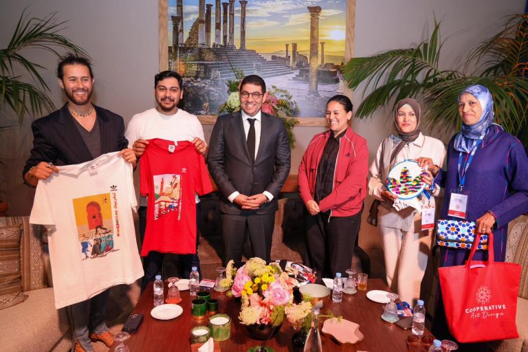 تنفيذا لاتفاق سابق بين وزارة بنسعيد و "أديداس".. إطلاق مجموعة قمصان جديدة بلمسة مغربية