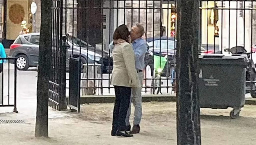 صورة منسوبة للوزيرة "بنعلي" رفقة الملياردير "فوست" تثير ضجة واسعة