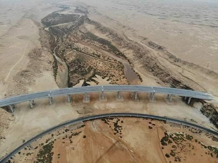 استمرار الأشغال في اكبر "قنطرة " على الطريق السريع بين اكادير والداخلة
