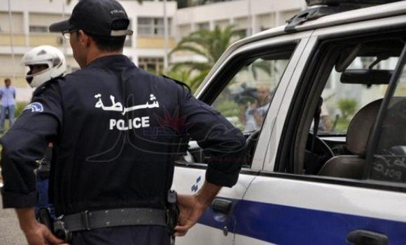 الجزائر.. شاب يطعن شقيقته بخنجر خلال بث مباشر