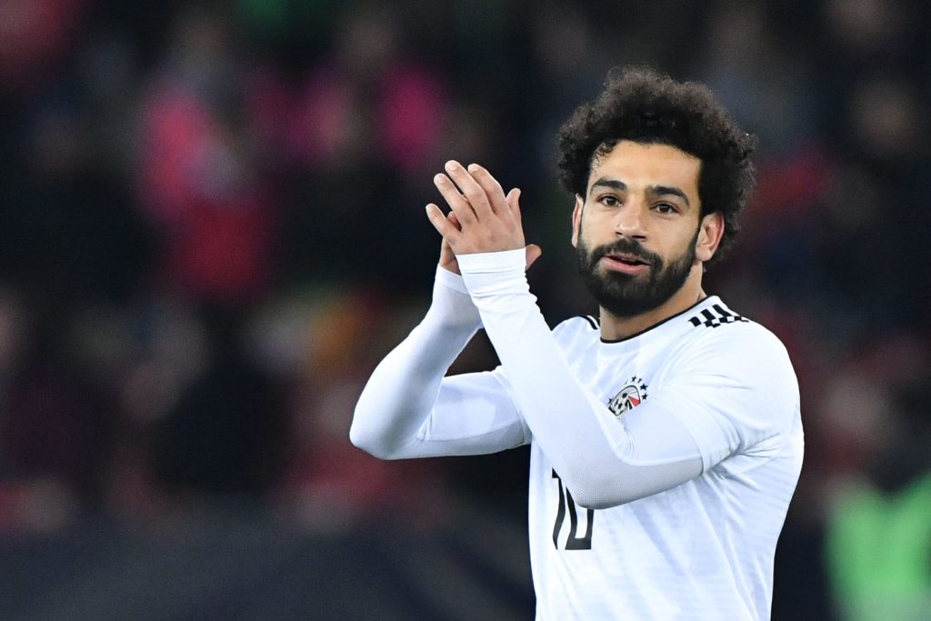 (فيديو) تسريب يكشف سببا خفيا وراء شجار صلاح مع كلوب والكاميرات تلتقط حقائق تكشف لأول مرة