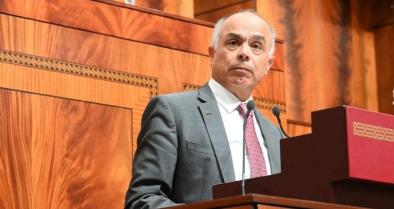 أساتذة الرياضيات يحذرون بنموسى من " الدخلاء" في تدريس المادة