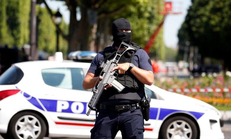 القضاء الفرنسي يفتح تحقيقًا في "محاولة اغتيال إرهابي" يستهدف معارضًا جزائريًا 1 القضاء الفرنسي يفتح تحقيقًا في "محاولة اغتيال إرهابي" يستهدف معارضًا جزائريًا