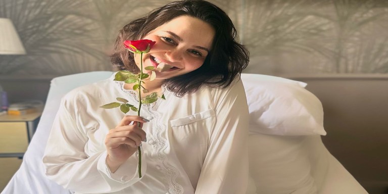 بطلة "دار النسا" الممثلة بثينة اليعكوبي ترزق بمولودها الأول