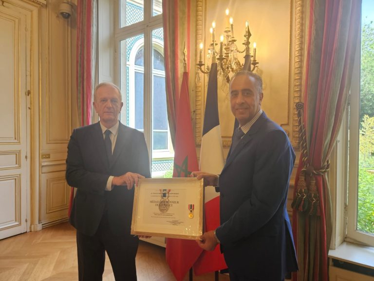 "التعاون الثنائي" يقود عبد اللطيف حموشي الى فرنسا