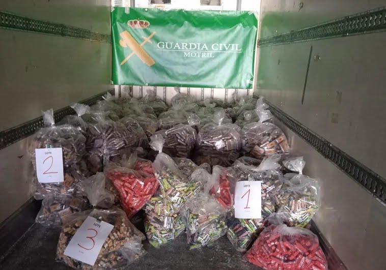 قادمة من ميناء طنجة المتوسط..ضبط شاحنة محملة بالحشيش بميناء "موتريل "باسبانيا