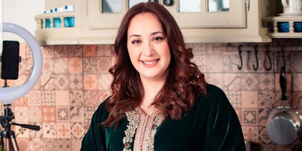 بالدموع.. الفنانة هدى صدقي تعلن نجاح عملية تصحيح النظر