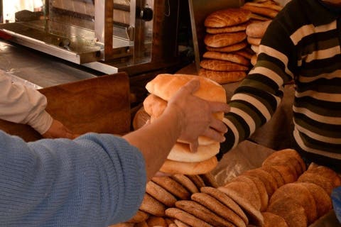 الخبز يختفي من البيضاء أيام العيد و المواطنون يلجؤون للفضاءات التجارية الكبرى
