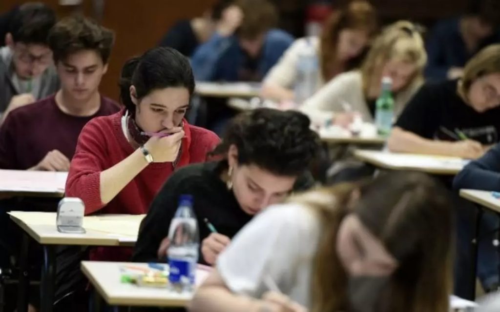 مرشحة تبلغ من العمر 9 سنوات تجتاز امتحانات البكالوريا بفرنسا