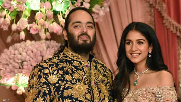زفاف ابن أغنى رجل في آسيا يوقف حركة المرور لأيام في مومباي