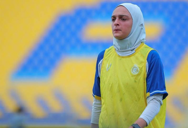 الفرنسية بوساحه.. لاعبة رفضت في بلدها بسبب الحجاب