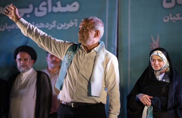 إيران.. فوز مسعود بزشكيان في الانتخابات الرئاسية