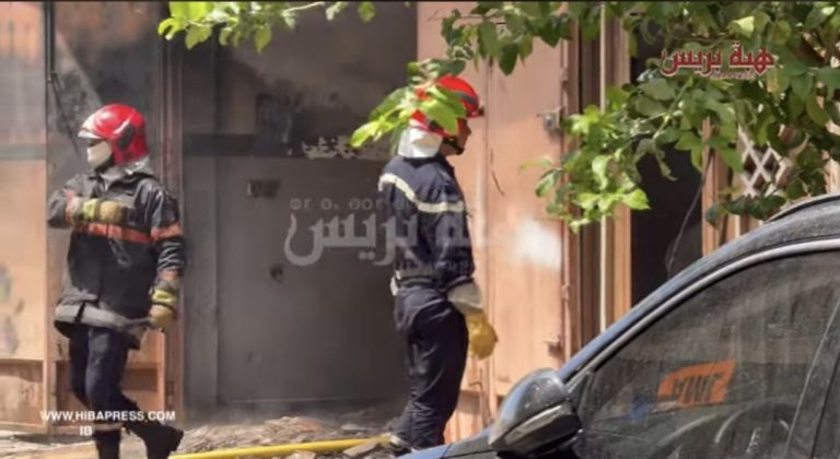 طنجة..حريق يحدث خسائر مادية فادحة بأحد من المنازل بمنطقة العوامة (فيديو)