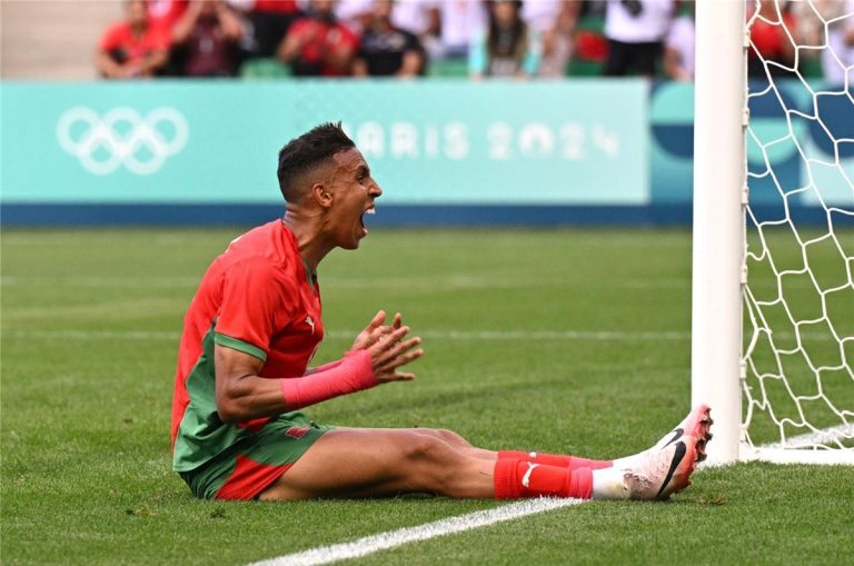 سفيان رحيمي نجم المنتخب المغربي الأولمبي لكرة القدم