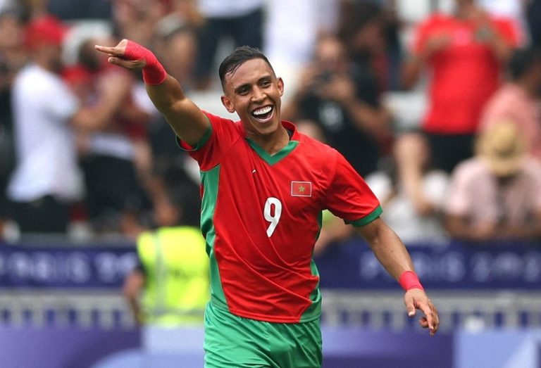 سفيان رحيمي نجم المنتخب المغربي الأولمبي