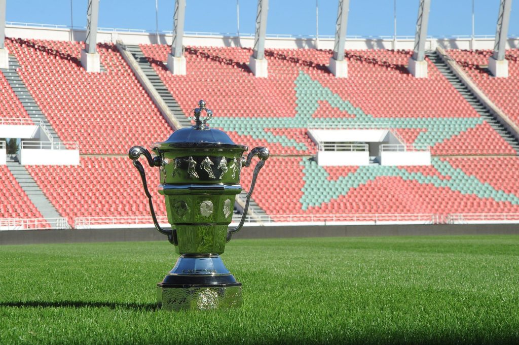 كأس العرش .. الحكم عبد الكريم الزياني يحتفظ بالرقم القياسي في قيادة النهائيات