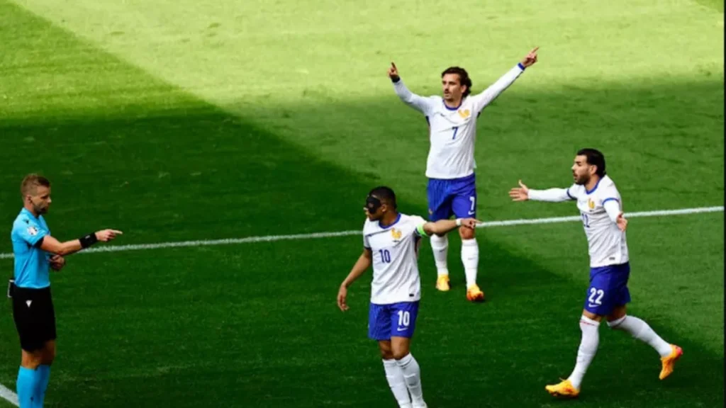نجوم منتخب فرنسا يحتفون بخسارة اليمين المتطرف في الانتخابات