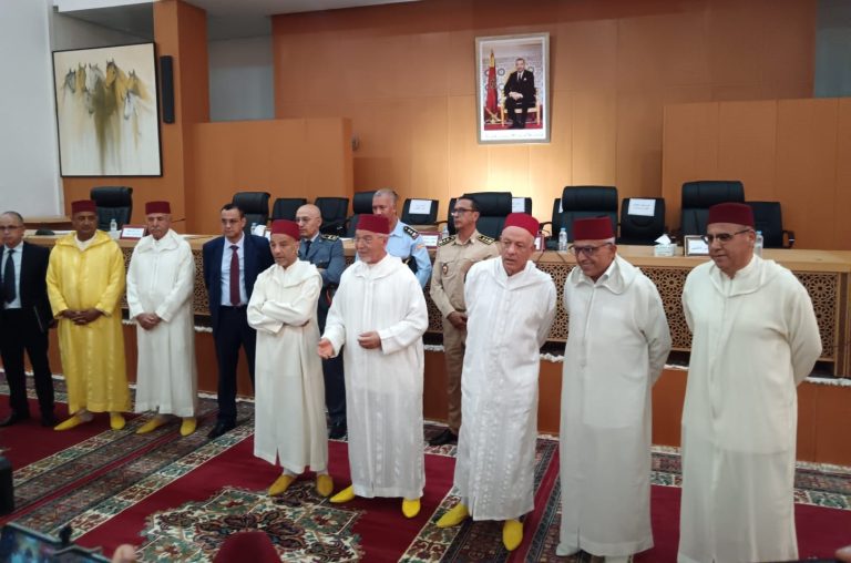 تسليم هبة ملكية لفائدة المعوزين وذوي الاحتياجات الخاصة بموسم مولاي عبد الله