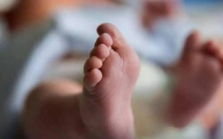 الدريوش : وفاة رضيع لأسرة مهاجرة بسبب غياب طبيب يحرك حقوقيين
