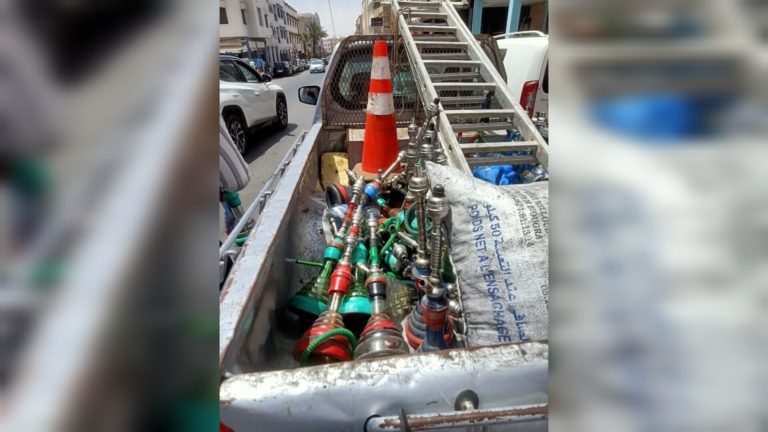 أكادير : حملات مكثفة لتحرير الملك العمومي ومقاهي الشيشا بحي الداخلة