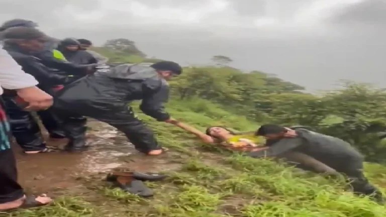 الشابة أصيبت بجروح خطيرة في الحادث