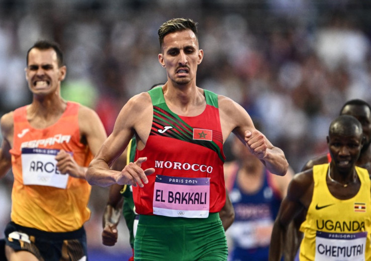البقالي يحمل آمال المغاربة للتتويج بـ"الذهب الأولمبي" غدا الأربعاء في نهائي 3000 متر موانع
