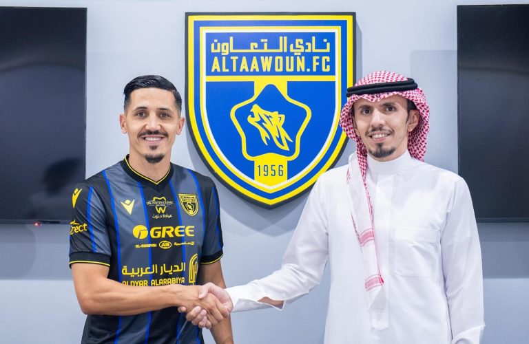 فيصل فجر يتعاقد مع التعاون السعودي