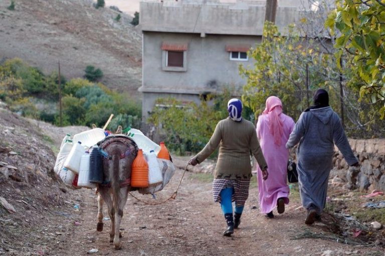 "أزمة العطش"..تزويد مركز مولاي عبد السلام ضواحي العرائش بالماء يتم بطريقة منتظمة