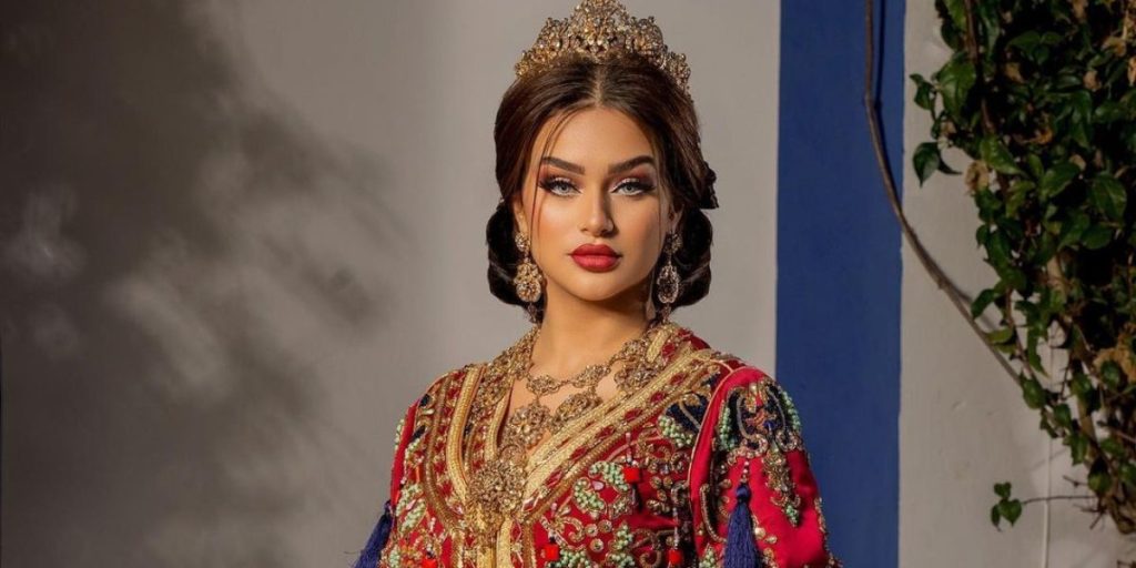 رجاء كوين تقصف "الشيخ سار": "نتا شماتة وماشي راجل والمرأة الناجحة معقداك"