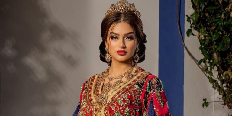رجاء كوين تقصف "الشيخ سار": "نتا شماتة وماشي راجل والمرأة الناجحة معقداك"