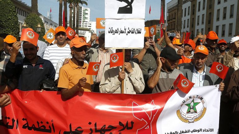 نقابة تعلن الاحتجاج أمام البرلمان من اجل " العيش الكريم "