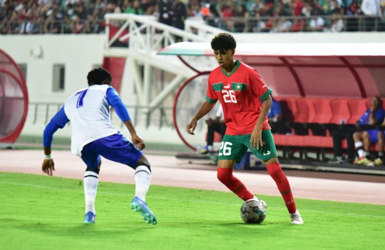 آدم أزنو يحظى بإشادة واسعة بعد تألقه في ظهوره الأول مع منتخب الكبار